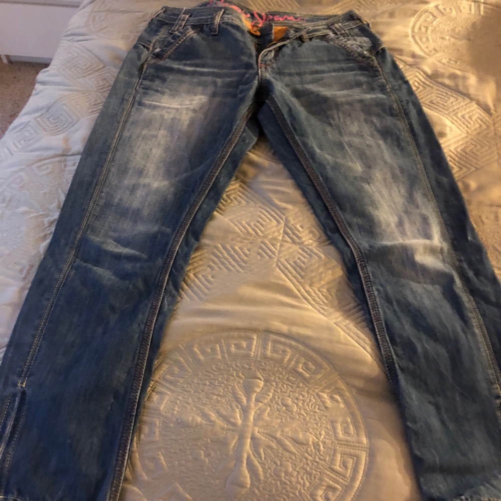 Pepe Jeans London.